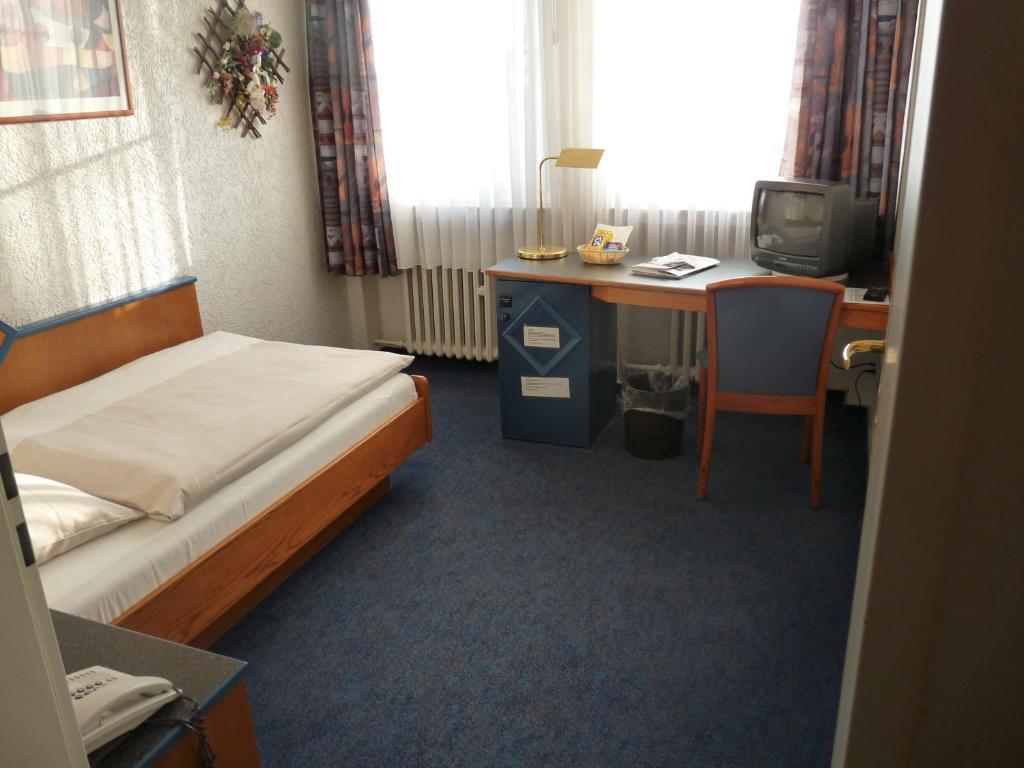 Hotel Hahnenkamp Bad Oeynhausen Szoba fotó